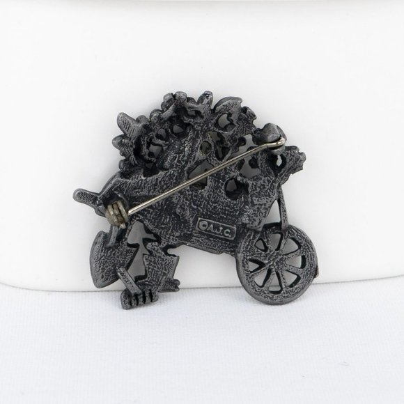 Pewter Wheelbarrow Pin Brooch Marked AJC Flowers Gardening Gardner Gift Shovel - Picture 2 of 3
